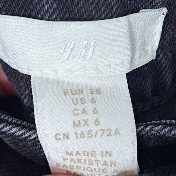 H&M Women's High Waist Cut Off Denim Shorts in Black size 6 US - Picture 4 of 5